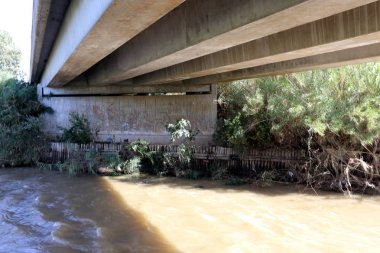 Köprü - yapay bir yapı inşa engel 