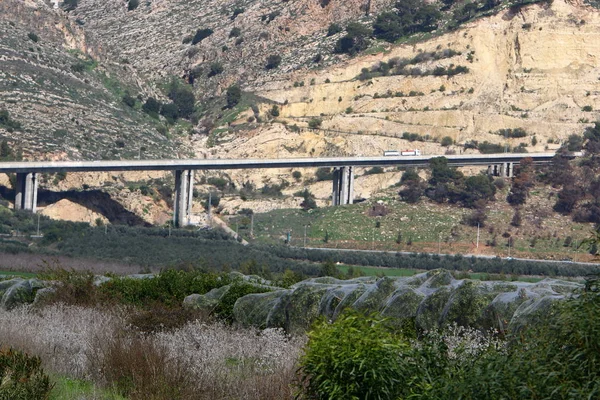 Γέφυρα Μια Τεχνητή Δομή Που Χτίζεται Πάνω Από Εμπόδιο — Φωτογραφία Αρχείου