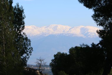 Mount Hermon İsrail ve kış sporları nerede pratik yapabilirsiniz tek yer en yüksek dağıdır. 