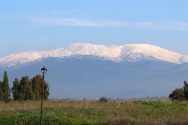 Mount Hermon İsrail ve kış sporları nerede pratik yapabilirsiniz tek yer en yüksek dağıdır. 