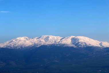 Mount Hermon İsrail ve kış sporları nerede pratik yapabilirsiniz tek yer en yüksek dağıdır. 