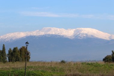 Mount Hermon İsrail ve kış sporları nerede pratik yapabilirsiniz tek yer en yüksek dağıdır. 