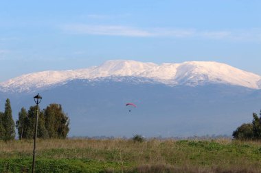 Mount Hermon İsrail ve kış sporları nerede pratik yapabilirsiniz tek yer en yüksek dağıdır. 