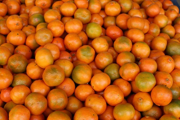 Frisches Obst Und Beeren Werden Auf Dem Markt Verkauft — Stockfoto