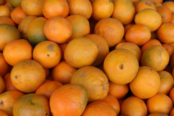 Frisches Obst Und Beeren Werden Auf Dem Markt Verkauft — Stockfoto