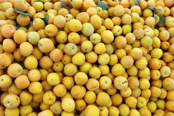 Taze Meyve Çilek Pazarda Satılmaktadır — Stok fotoğraf