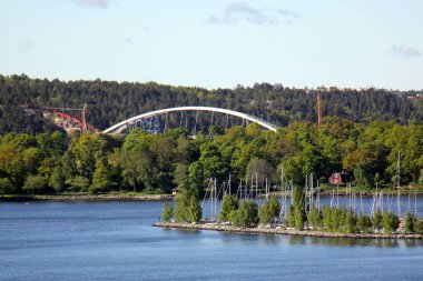 Köprü - bir engel dikilmiş bir yapay yapısı 