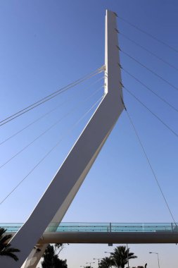 Köprü - bir engel dikilmiş bir yapay yapısı 