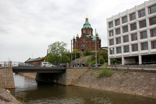 Most Sztuczne Struktury Wzniesiony Nad Przeszkodą — Zdjęcie stockowe