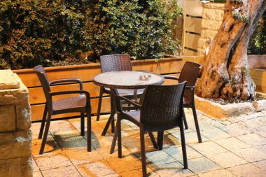 deniz kıyısı açık Park'ta dinlenme maliyetleri için sandalye 
