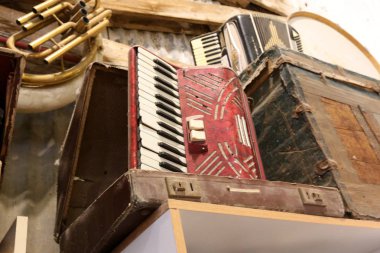 Eski tarım aletleri, ihtiyarlar ve araçları 