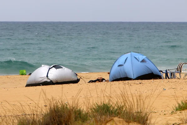 Tent Ontspannen Aan Oevers Van Middellandse Zee — Stockfoto