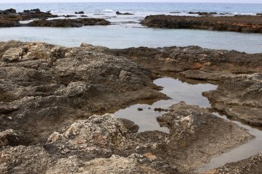 kayalar ve taşlar Kuzey İsrail'Akdeniz kıyısında 