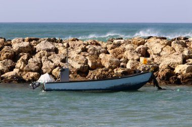 kayalar ve taşlar Kuzey İsrail'Akdeniz kıyısında 