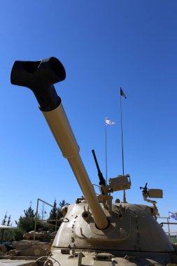 İsrail bir müzede eski askeri teçhizat ve tankları bulunmaktadır 