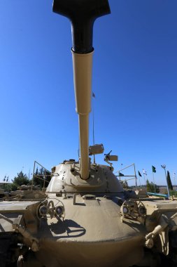 İsrail bir müzede eski askeri teçhizat ve tankları bulunmaktadır 