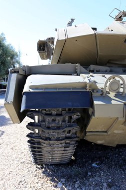 İsrail bir müzede eski askeri teçhizat ve tankları bulunmaktadır 