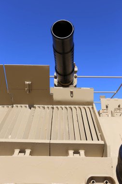 İsrail bir müzede eski askeri teçhizat ve tankları bulunmaktadır 