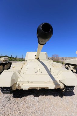 İsrail bir müzede eski askeri teçhizat ve tankları bulunmaktadır 