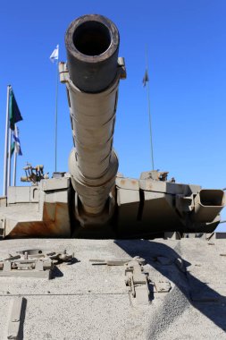 İsrail bir müzede eski askeri teçhizat ve tankları bulunmaktadır 