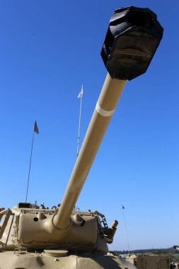 İsrail bir müzede eski askeri teçhizat ve tankları bulunmaktadır 