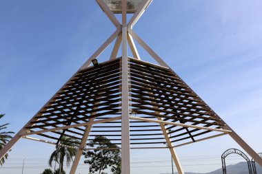 İnşaat ve mimari büyük bir şehir sokaklarında geometrik şekiller 