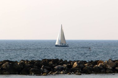 İsrail Akdeniz'in kıyısında tekne 