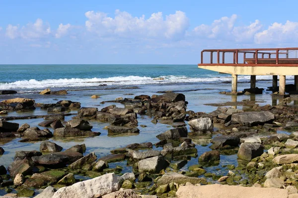 Камни Снаряды Берегах Средиземного Моря Севере Израиля — стоковое фото