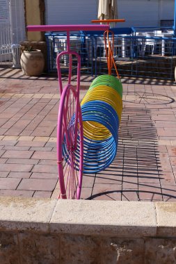 tekerlek - serbestçe döndürerek veya bir dönem eksen üzerinde sabit disk 