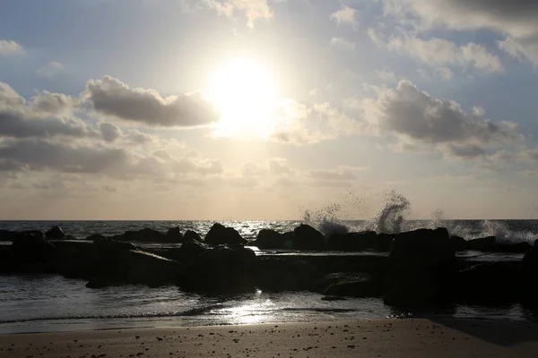 Солнце Заходит Горизонт Заканчивается Днем Средиземном Море Израиле — стоковое фото