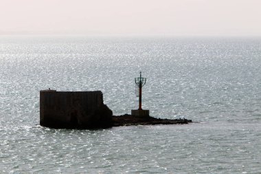 İsrail Akdeniz'in kıyısında deniz feneri 