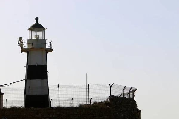 在地中海沿岸的灯塔在以色列 — 图库照片