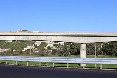 Köprü - bir engel dikilmiş bir yapay yapısı 