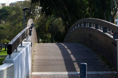 Köprü - bir engel dikilmiş bir yapay yapısı 