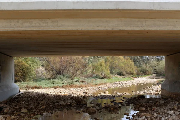 Γέφυρα Μια Τεχνητή Δομή Ανεγερθεί Κατά Διάρκεια Εμπόδιο — Φωτογραφία Αρχείου