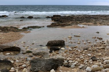 Israil eyaletinin kuzeyinde Akdeniz kıyısı 