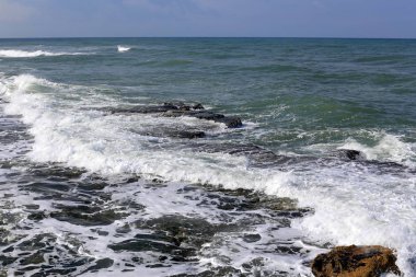 Israil eyaletinin kuzeyinde Akdeniz kıyısı 