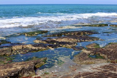 Israil eyaletinin kuzeyinde Akdeniz kıyısı 