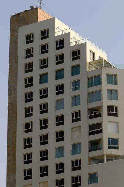 Pequena Janela Uma Cidade Grande — Fotografia de Stock