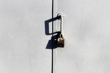 Eski ve paslı metal ürünler 