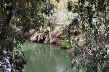 Incil 'e göre, nehrin sularında Isa Mesih vaftiz edildi 