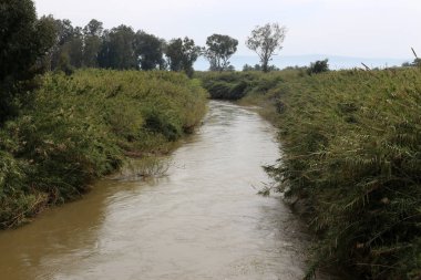 Incil 'e göre, nehrin sularında Isa Mesih vaftiz edildi 