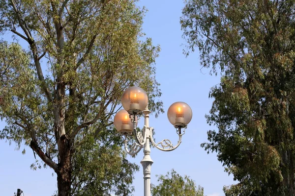 Lantaarn Voor Verlichting Geïnstalleerd Een Stadspark Israël — Stockfoto