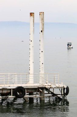 Kinneret Gölü 'Nün su seviyesi normal olarak 3,42 m 'dir.. 