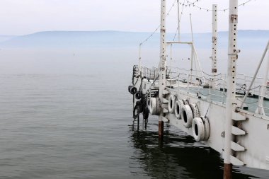 Kinneret Gölü 'Nün su seviyesi normal olarak 3,42 m 'dir.. 