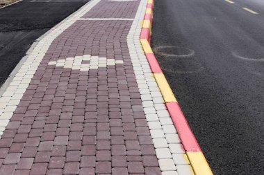 Kaldırım sokak şehir iki tarafında bulunan bir yaya geçit olduğunu. 