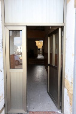 Kapı - diyafram girin ve tesislerinde çıkmak için duvardaki 