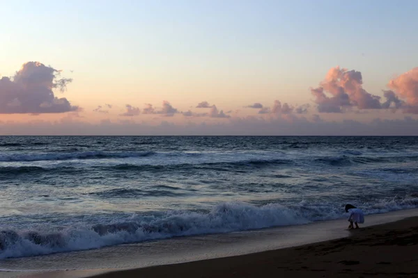Slunce Zapadá Nad Obzorem Středozemním Moři Severu Izraele — Stock fotografie