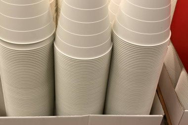 İsrail'de büyük bir mağazada sergilenen mallar 