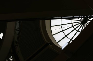 İnşaat ve mimari büyük bir şehir sokaklarında geometrik şekiller 